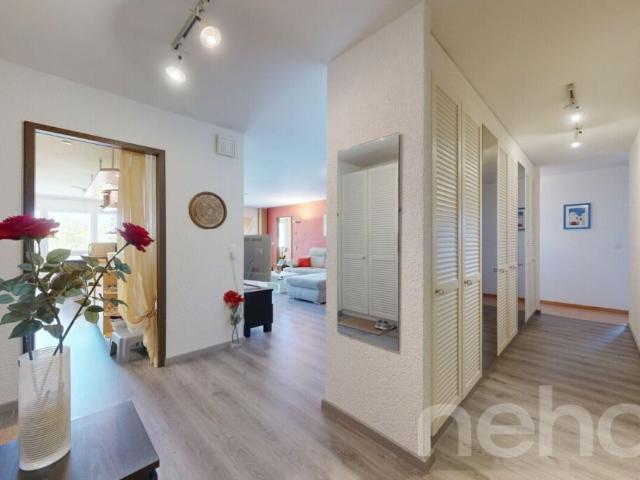 Spacieux 2,5 pièces avec grand garage