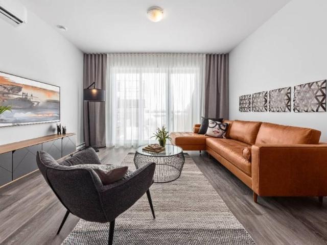 Spacieux 3 ½ style Condo avec Piscine & Gym – Châteauguay – Libre Maintenant