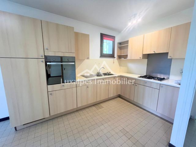 Spacieux T3 avec garage dans quartier prisé et proche du cen. 66m² Thônes