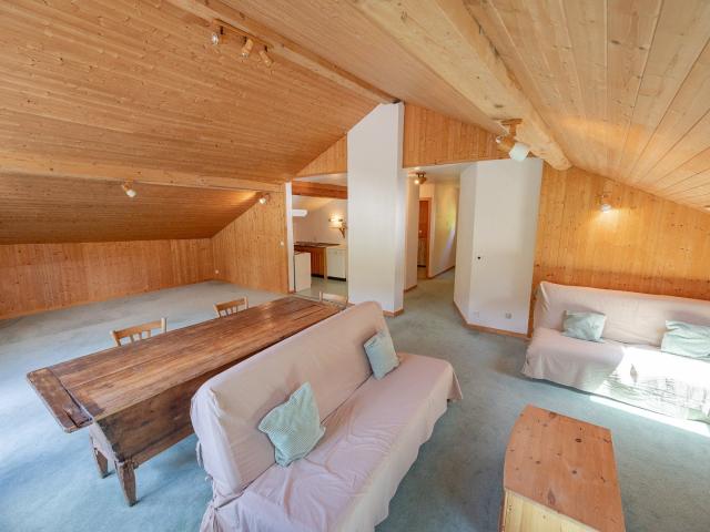 Spacieux T3 en dernier étage d’une petite copropriété Méribe. 73m² Les Allues Méribel