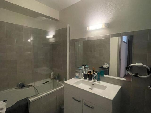 SPACIEUX T3 EN DUPLEX PROCHE DE LA PLACE DENIS DUSSOUBS