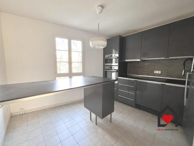 Spacieux T3 Montpellier Centre 115 m2 climatisé double ga. 115m² Montpellier