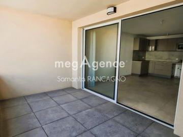 Spacieux T2 avec terrasse et garage double