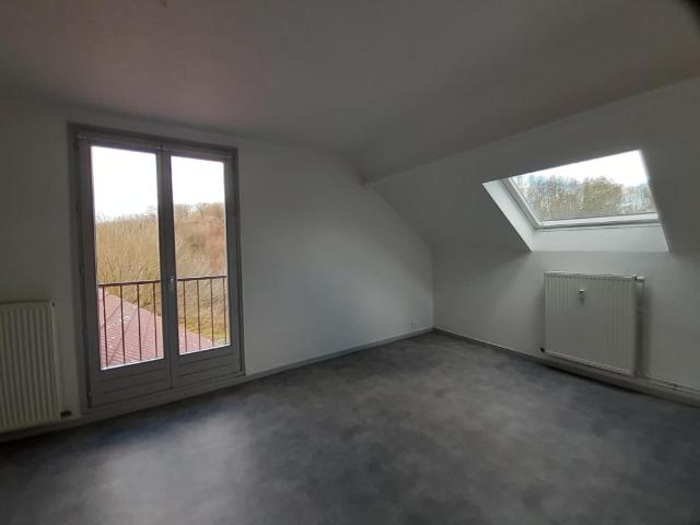 SPACIEUX T2 ETAT NEUF PROCHE CENTRE ST LOUP