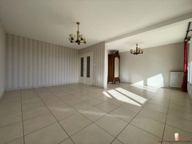 Spacieux T2, lumineux, traversant avec deux terrassses