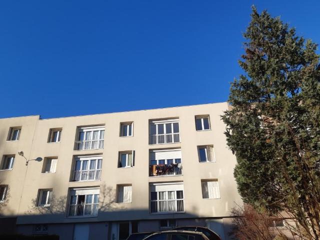 SPACIEUX T4 A LOUER PROCHE CENTRE SAINT LOUP SUR SEMOUSE