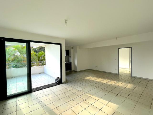 Spacieux T4 de 94 m2 avec vue océan Saint Pierre
