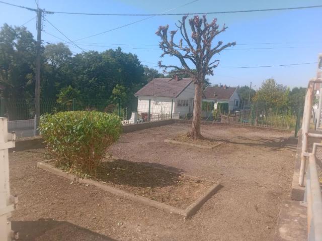 SPACIEUX T4 PROCHE CENTRE FOUGEROLLES