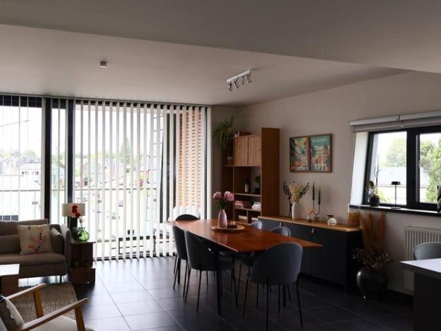 Spacieux app. 2 ch. terrasse, garage & cave privatifs