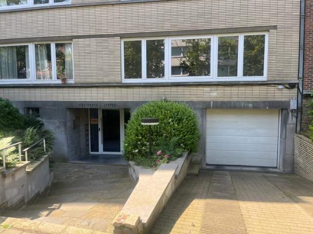 Spacieux appartement 2 chambres de 110m2 à Forest