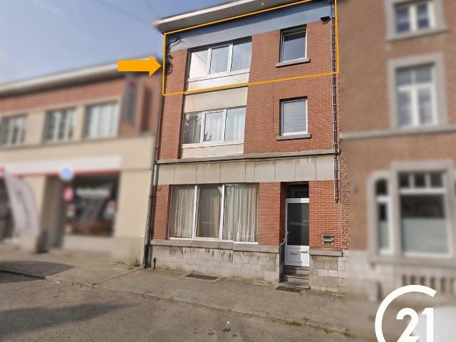 Spacieux appartement 2 chambres situé en plein centre de Cin