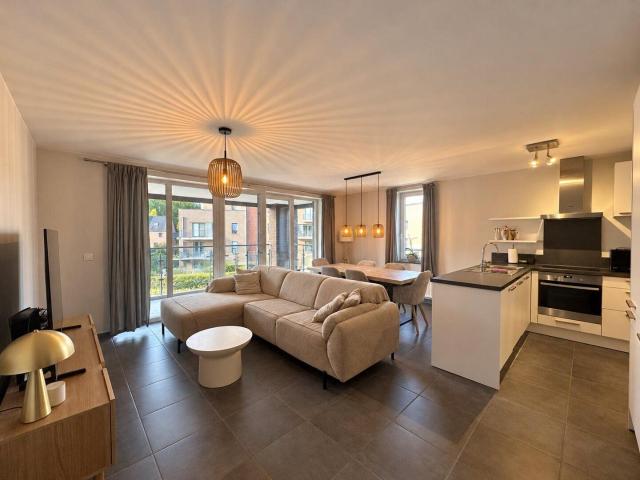 Spacieux appartement 3 chambres avec terrasse et parking