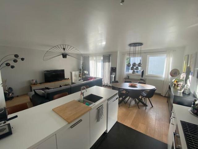 Spacieux Appartement, terrasse, cave, parking intérieur