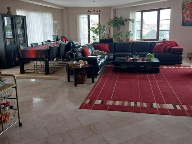 Spacieux appartement à louer 1600+75€
