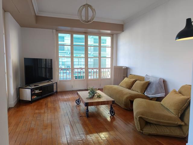 Spacieux appartement avec balcon