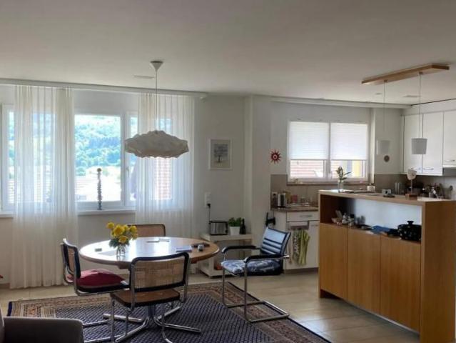 Spacieux appartement dans un emplacement privilégié, toutes les pièces avec accès au balcon