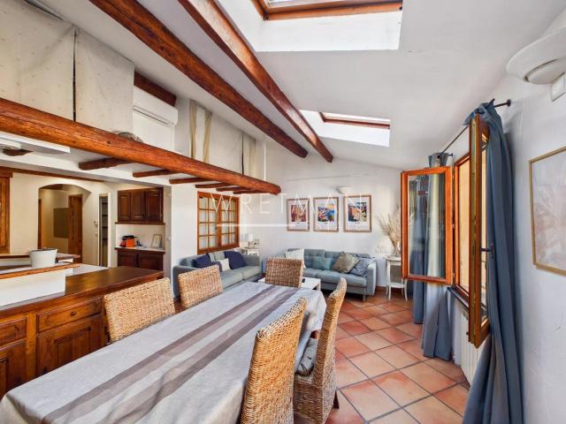 Spacieux appartement de 4 pièces au cœur de la Vieille Ville. 71m² Nice