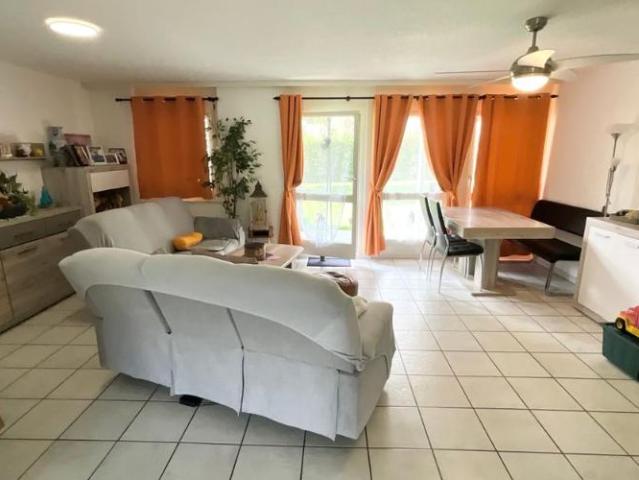 Spacieux appartement de 4,5 pièces avec terrasse et balcon