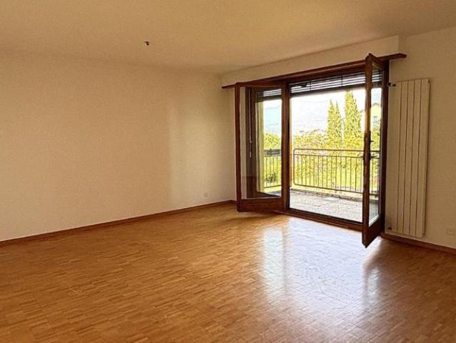 Spacieux appartement de 4.5 pièces avec vue sur le lac Léman