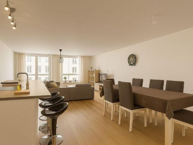 SPACIEUX ! APPARTEMENT DE 4.5 PIECES PROCHE DE TOUTES LES COMMODITES !
