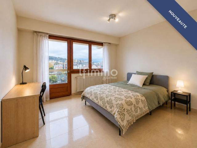 Spacieux appartement de 110 m² Balcons Cave Parking Ascen