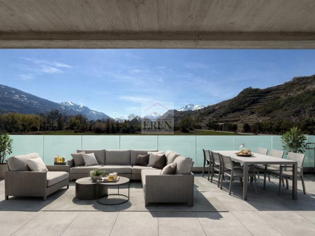 Spacieux attique 4,5 pièces avec terrasse panoramique de 68 m2