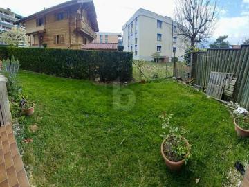SPACIEUX AVEC JARDIN PRIVATIF