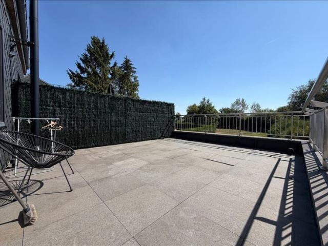 Spacieux duplex 2 chambres avec terrasse à louer à Werbomont