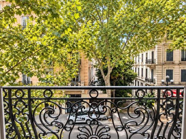 SPACIEUX DUPLEX 4 PIÈCES CLIMATISÉ EN CENTRE VILLE