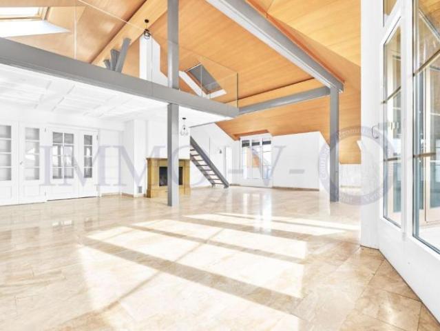 SPACIEUX DUPLEX EN ATTIQUE DE HAUT STANDING AU CENTRE