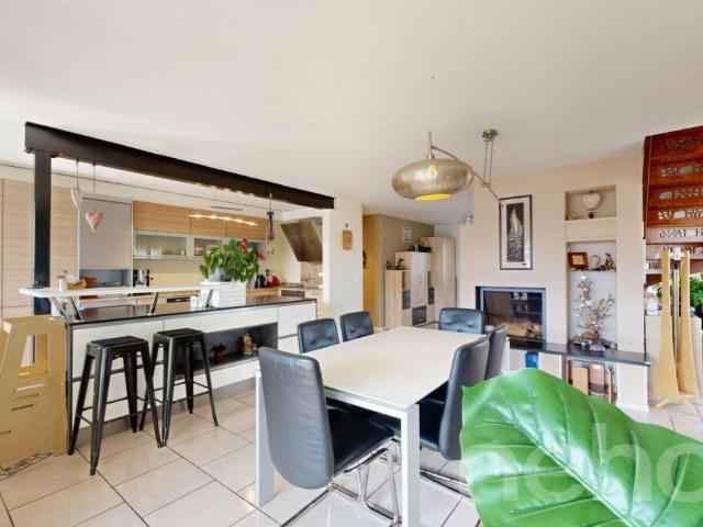 Spacieux duplex familial de 7.5 pcs 227 m²