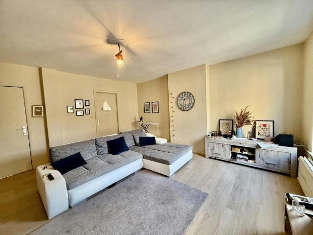 Spacieux duplex offrant 2 chambres pouvant être loué meublé