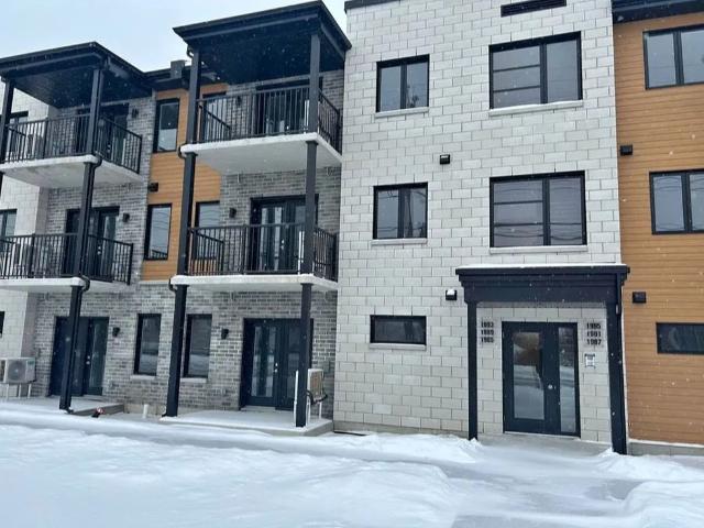 Spacieux Logement 5 1/2 A Louez