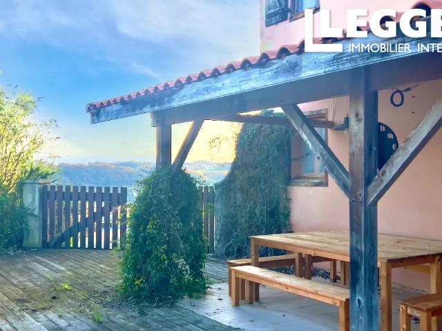 SPACIEUX MAISON DE CAMPAGNE+GITE+PISCINE+VUE IMPRENABLE SUR LES MONTAGNES, SECTEUR BOULOGNE SUR GESSE