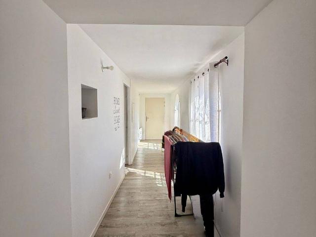 Spacieux P5 de 100 m² au cœur d’un château