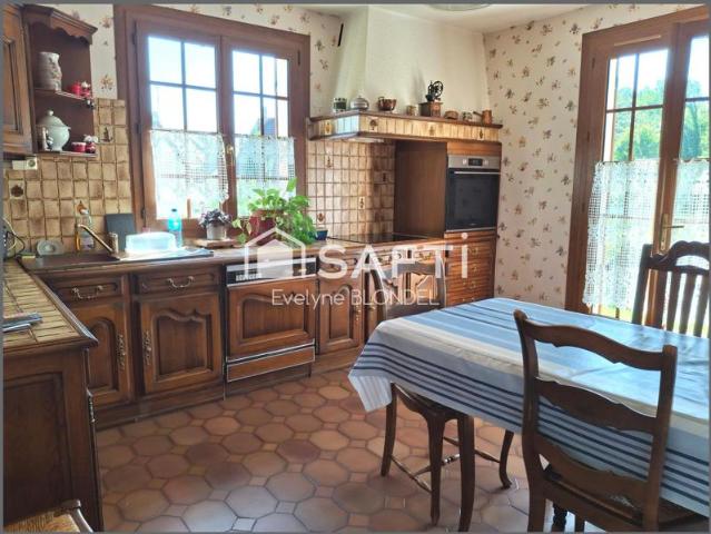 Spacieux pavillon sur sous sol total 4eme chambre possible