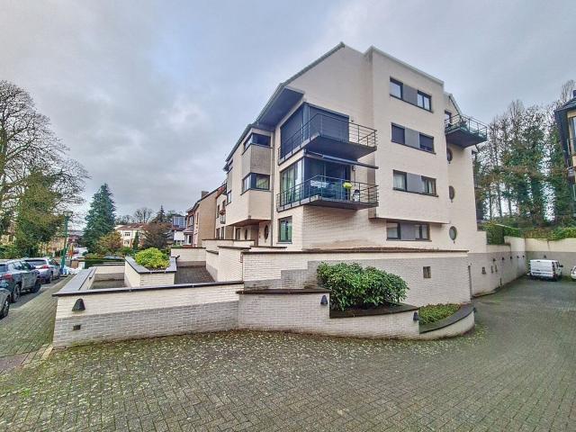 SPACIEUX REZ DE CHAUSSEE DE 87 M² EN EXCELLENT ETAT 2 CHA