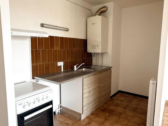 Spacieux studio avec balcon et parking