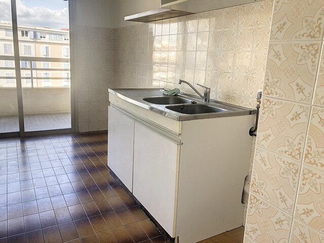 SPACIEUX STUDIO EN DERNIER ETAGE