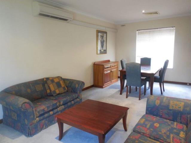 SPACIUS 2 BEDROOM UNIT IN THE HEART OF SOUTH PERTH