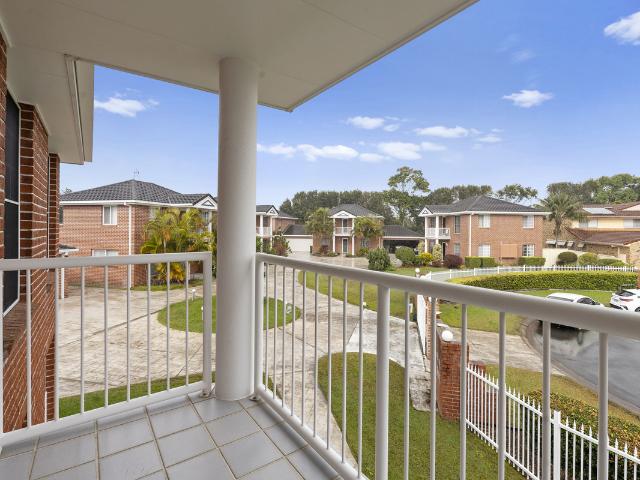 Spacous townhouse in ideal location!
