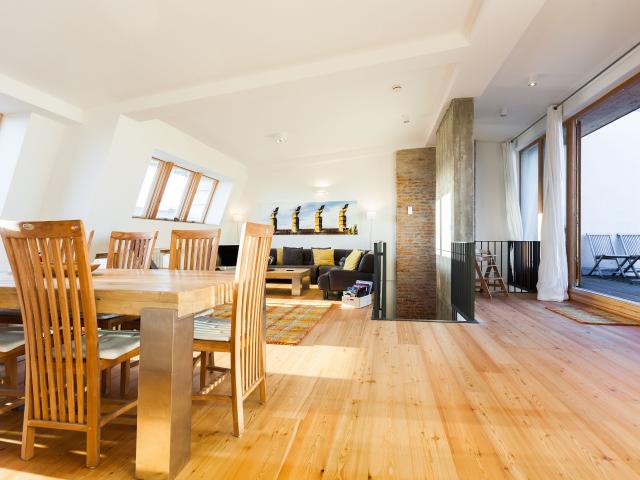 Spacy maisonette apartment on the fourth and fifth floor with elevator of a Berlin apartment house