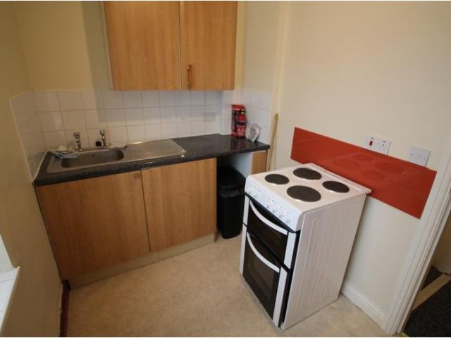 Spaines Road, Fartown, Huddersfield HD2, 2 bed flat to rent, £650 pcm | PrimeLocation