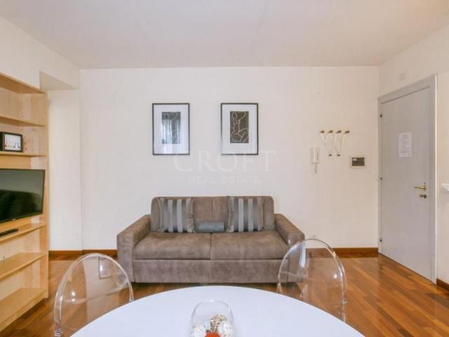 Spanish Steps.Charming two room apartment with balcony and views over the rooftops of Rome. In residence with dayluy cleaning, A/C wifi, consierge. Rif #1948