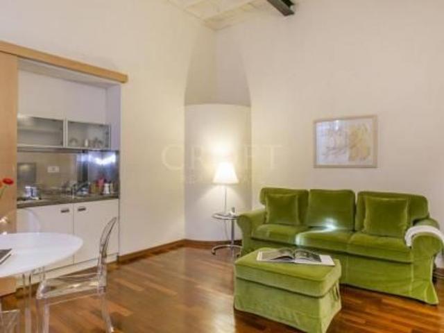 Spanish Steps.Charming two room apartment with balcony. In residence with dayluy cleaning, A/C wifi, consierge. Rif #1965