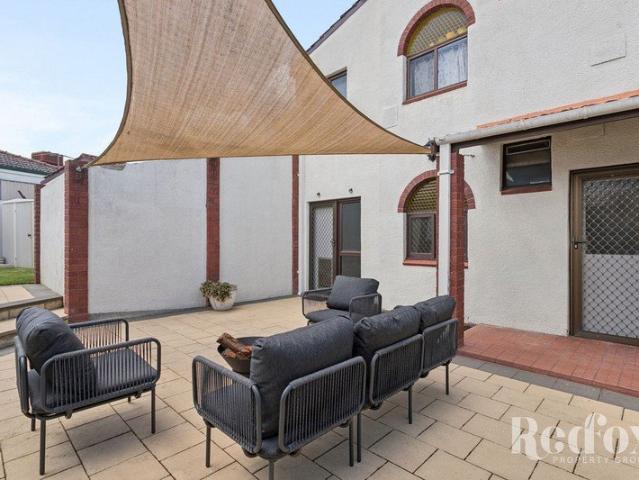 Spanish style charm | Supreme courtyard