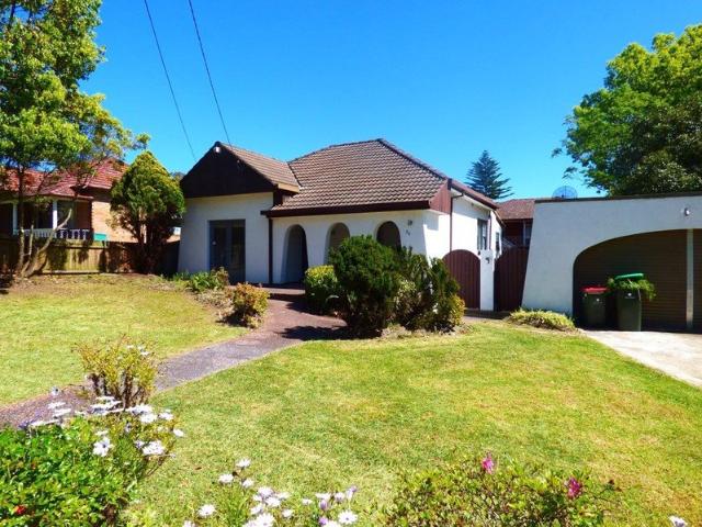 Spanish Style House With Huge Yard