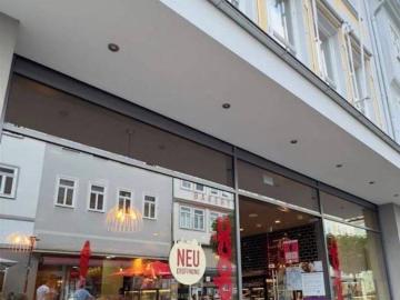 Spannendes ENTWICKLUNGsPROJEKT 2 Stadthäuser Fußgängerzone, Aufzug, mögliche 8 WE und 2 Gewerbe, fast komplett leer