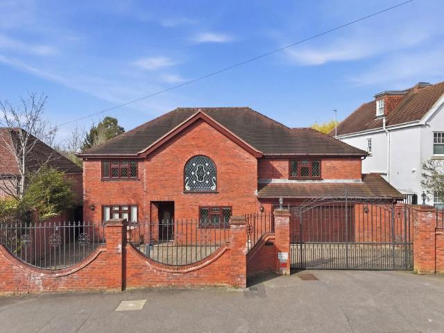Spareleaze Hill, Loughton IG10 6 bed detached house to rent £5,000 pcm £1,154 pw