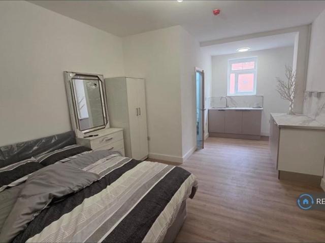 Sparkhill, Birmingham, B11 Studio to rent £800 pcm £185 pw